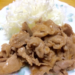 付け合わせキャベツまで美味しい！豚生姜焼き